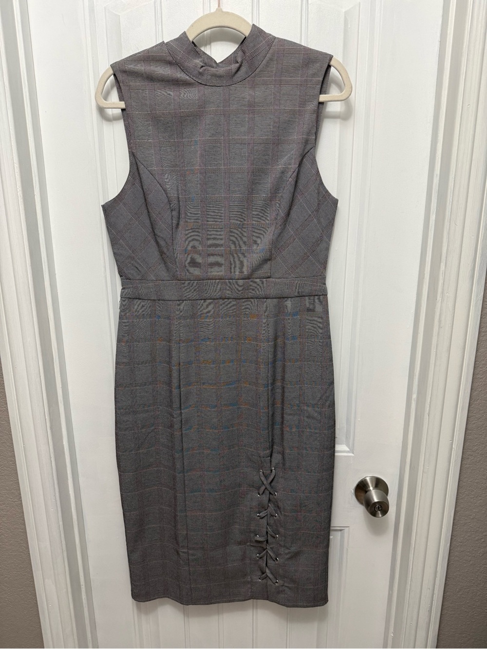 NWT XOXO Pencil Stretch Midi Length Sleeveless Gray Plaid New W Tag (43-9)